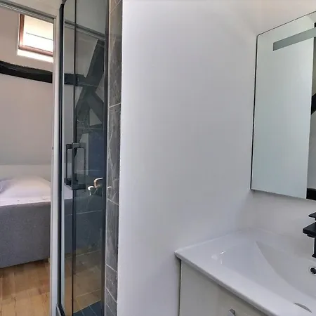 Le Studio De Mondrian - 4 - Equipe Avec Climatisation Dans Le Vieux - Fac - Mon Groom *